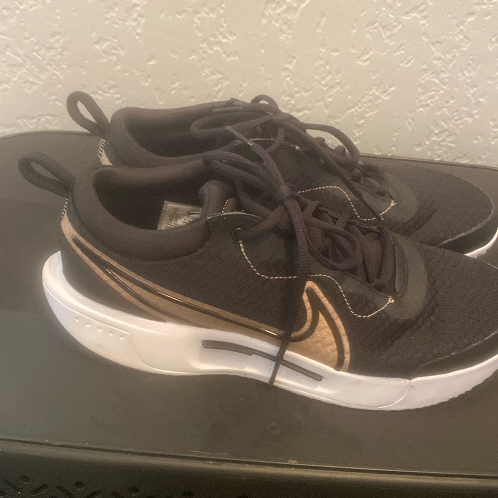 Nike ladies running shoes size 9